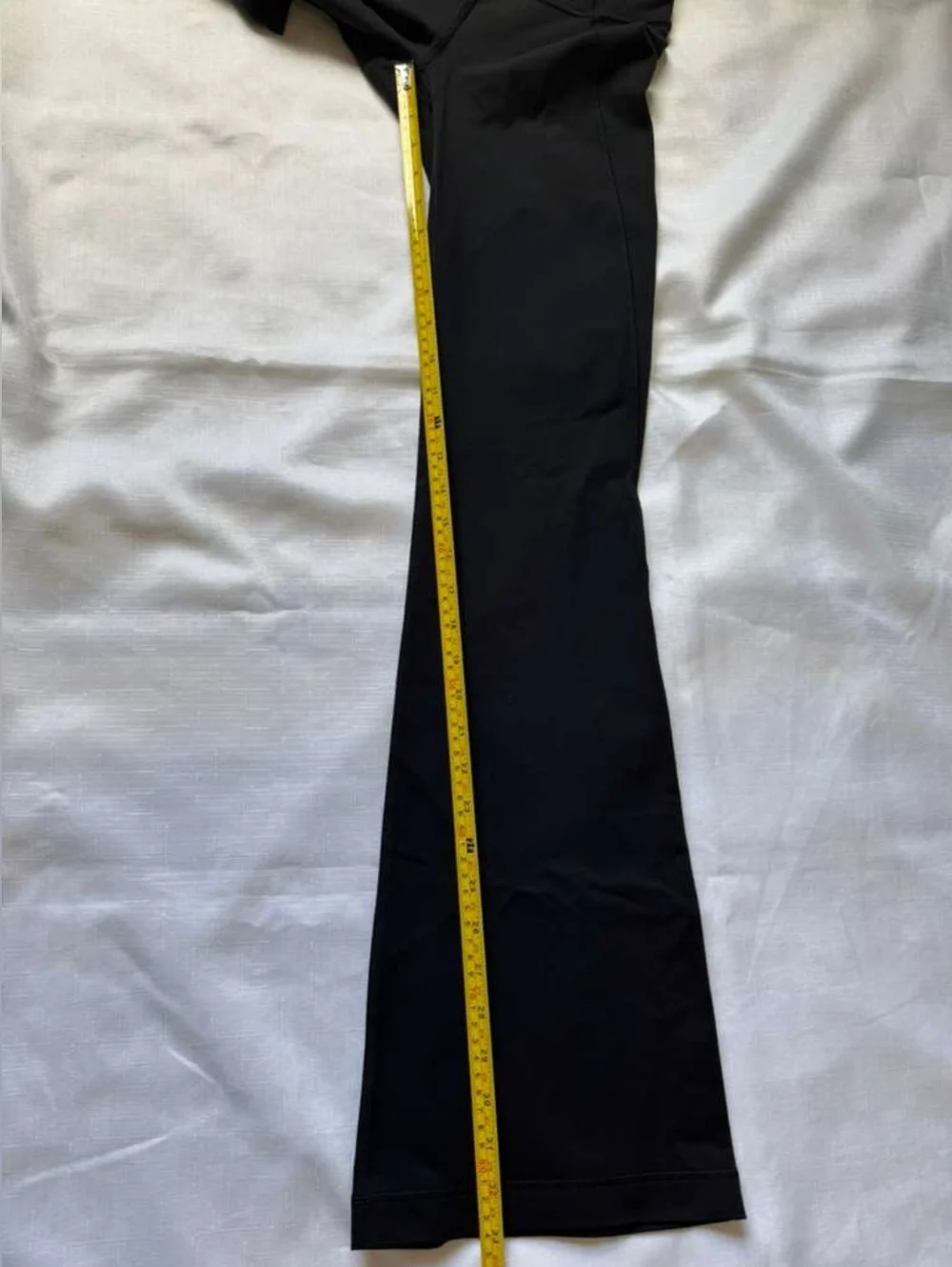 Lululemon Black Groove Super-High-Rise Flared Pant - The Iconic Nulu Classic. - Picture 8 of 9